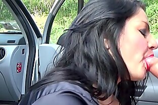 pamela scopa e squirta per strada 10 min