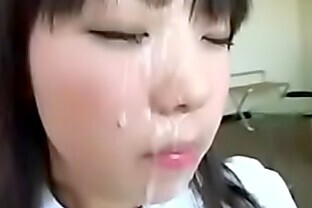 Praticando Tiro ao Alvo nas Japas - A Arte de Gozar na Cara das Japinhas (The Ultimate Jap Facial Cumpilation)
