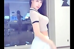 Sexy Chinese Streamer Dancing (Angela Manjusaka)