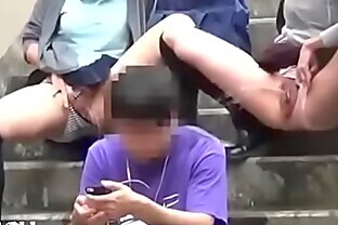 peeing public 64 sec