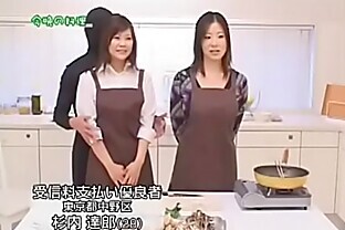 Vừa nấu ăn vừa chịch trên truyền hình nè  Full HD:  13 min