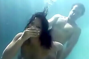 Christina Aguchi - Sex Underwater: Passion 16 min