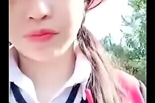 两个女孩勾引随机的家伙 38 min
