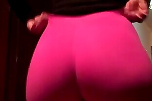 26yr old pawg wife wearing leggings