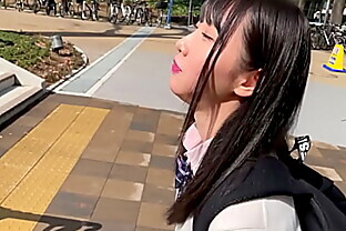 　ハメ撮り　公園で首輪をつけられておじさんの自宅までお散歩。調教プレイで変態なJKがエロい。エロいお尻を眺めながら後背位で生ハメSEX。感じまくりで潮吹きまくり。 16 min