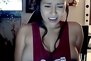 asian girl masturbate to cousin on webcam