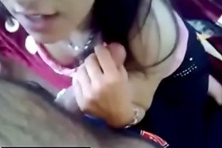 iranian girlfriend give a blowjob and cum in mouth