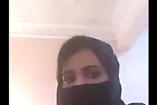 Arab Girl Showing Boobs on Webcam 29 sec