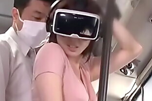 Linda asiática es cogida en el bus con lentes de rv 2 (har-064) 40 min