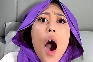 Asian Muslim girl Alexia Anders Blows Her BF in Car 8 min