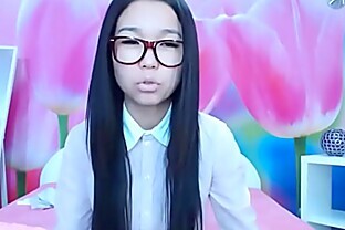 Who's this asian cam model?