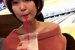 【素人ハメ撮り】ショートカットが似合うユーリちゃんとデート！映画館を見てタピオカ飲んでボウリング！そのあとはホテルでハメ撮りセックス！