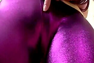 Michelle Lynn in purple leggings