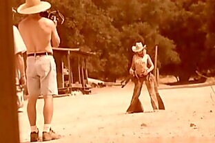 bustful-of-dollars-bonus-scene 1