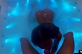 Amataur Thai couple fucing in a luxury jacuzzi bathtub