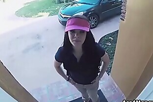 Pizza and blowjob delivery for money
