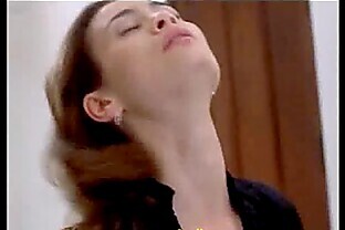 043 Alyssa Milano & Charlotte Lewis - Embrace Of The Vampire (lesbian photoshoot)