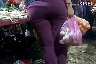 Ayesha ki zaalim gaand in vegetable market