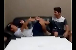 JAPA NOVINHO SENDO FUDIDO POR ITALIANO BOMBADO
