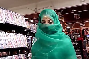 Islamic gloryhole babe