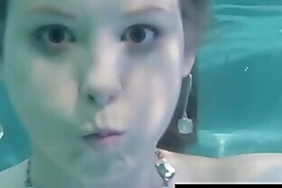 Scuba Sucking Sunny Lane Blows A Dick Underwater!
