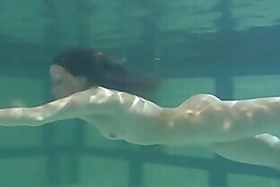 New teen on underwatershow