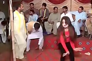 Messy Wife Dance at College