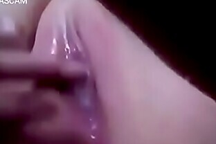 Memek mulus sempit colmek sampai keluar