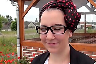 Sophie, étudiante timide mais salope