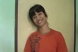 Asian girl gets a fabulous orgasm