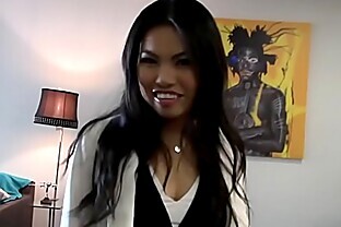 Asian real estate agent fucks her client during the showing