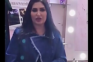 الفنانة تيسير العراقية تستعرض جسمها