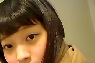 Fetish asian ho urinates