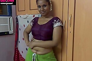 Amauter Indian babe masturbating with cucumber
