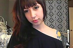 Evelyn Masturbating in the Tube