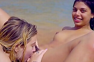 4 College Teens Fuck Their Way Through Spring Break S1:E2