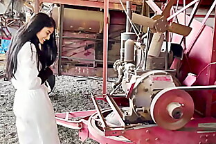 Vintage Tractor Crank Mayhem 4K 32 sec