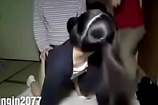 Corno flagra namorada bate no amante e fode com a namorada novamente e a leva para fazer compras 29 sec